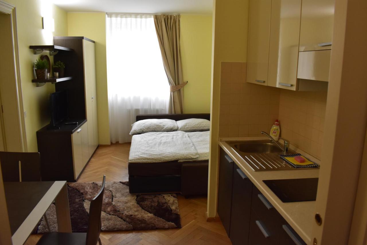 Apartment Vikroria - Halkova 5 Praha Eksteriør bilde