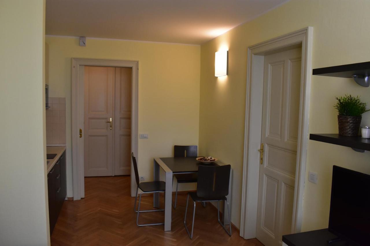 Apartment Vikroria - Halkova 5 Praha Eksteriør bilde