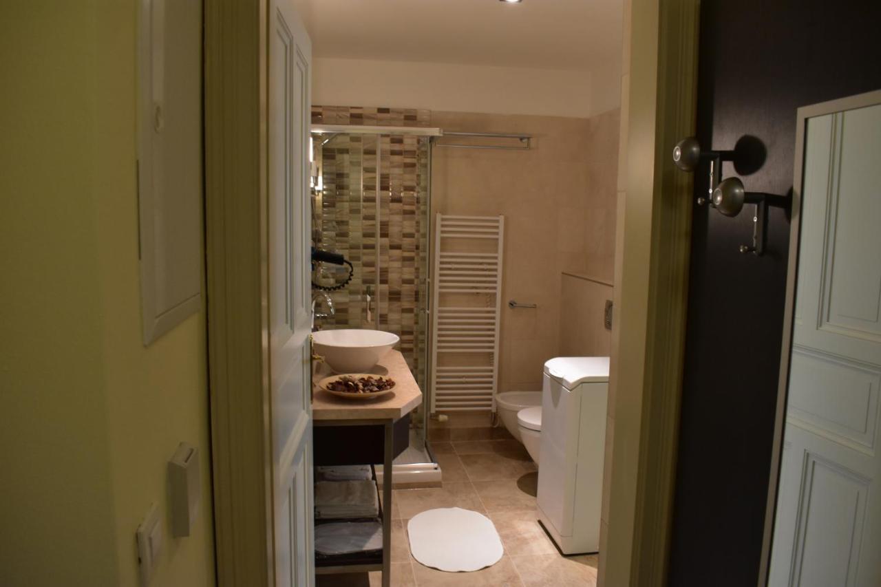 Apartment Vikroria - Halkova 5 Praha Eksteriør bilde