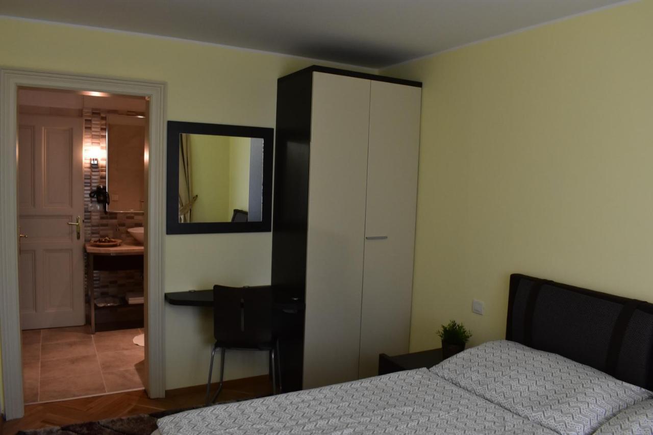 Apartment Vikroria - Halkova 5 Praha Eksteriør bilde