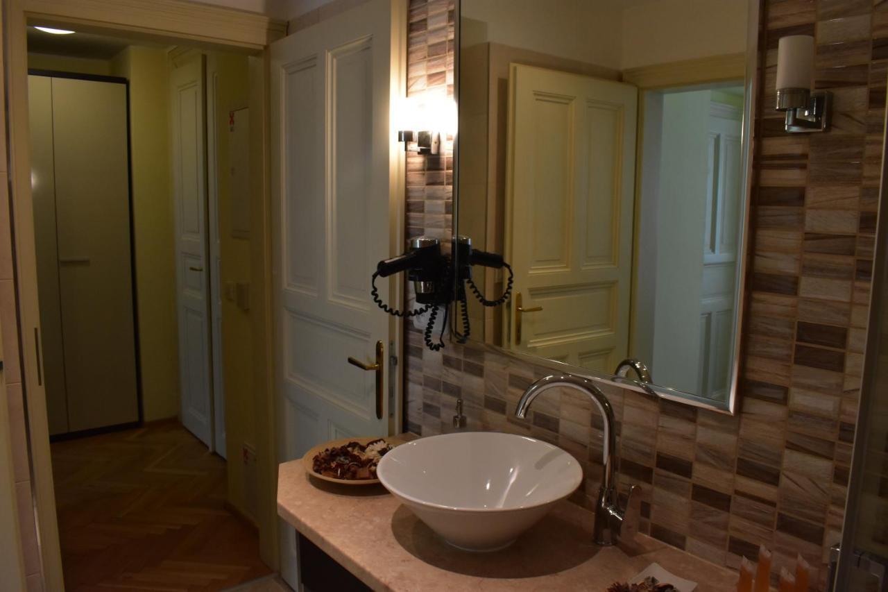 Apartment Vikroria - Halkova 5 Praha Eksteriør bilde