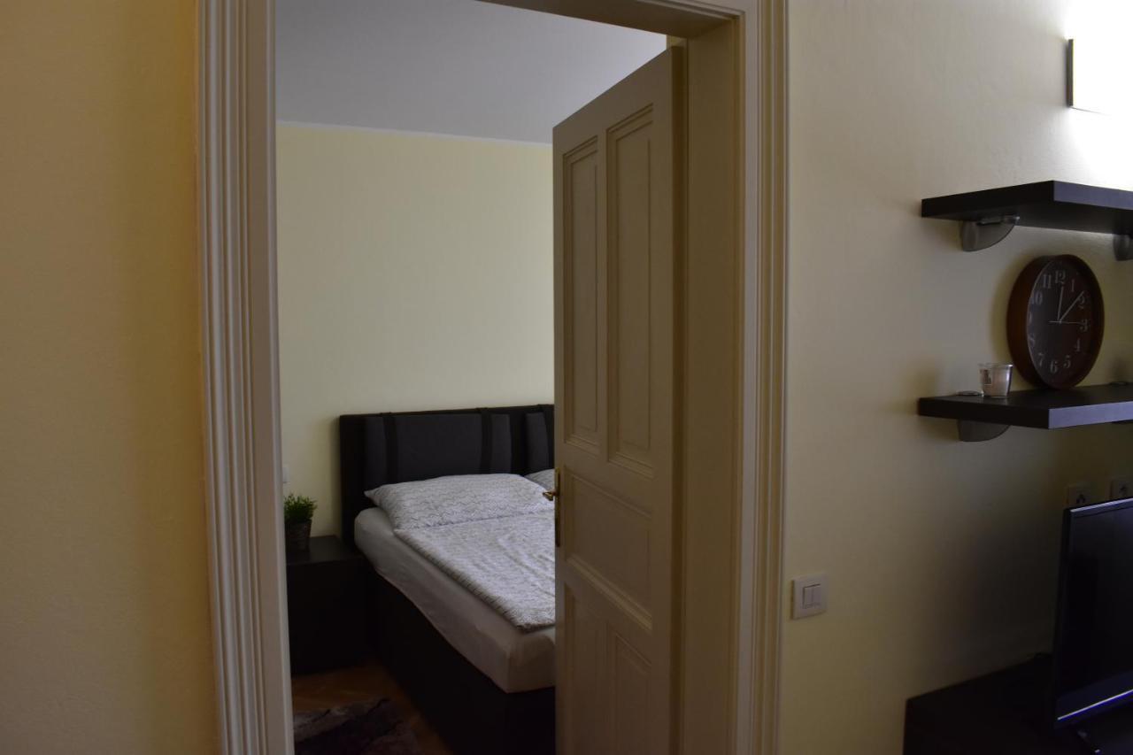 Apartment Vikroria - Halkova 5 Praha Eksteriør bilde