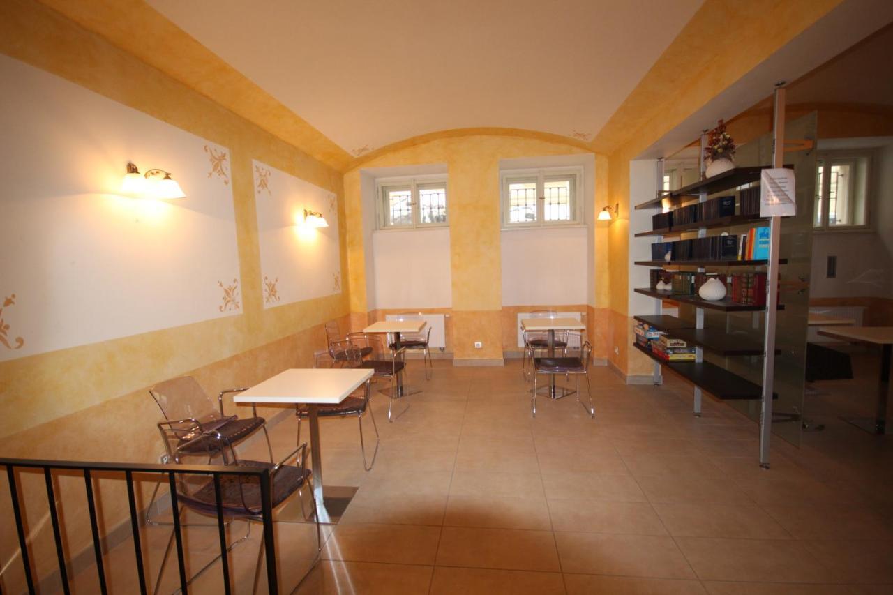 Apartment Vikroria - Halkova 5 Praha Eksteriør bilde